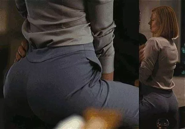 Sarah Snook (Succession) posted by EagerBeast884