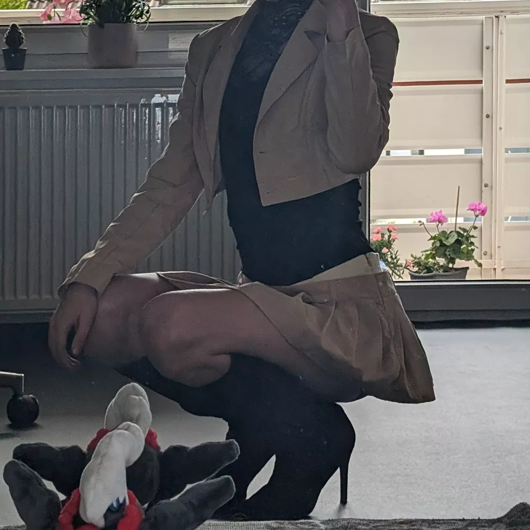 secretary fit! posted by kinkymomo