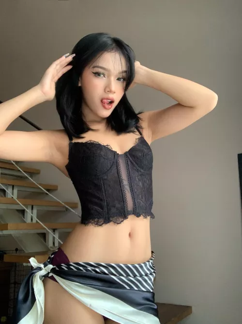 Smash or pass with a 5'11 and 190 lbs girl like me? by DessertMommyGirl