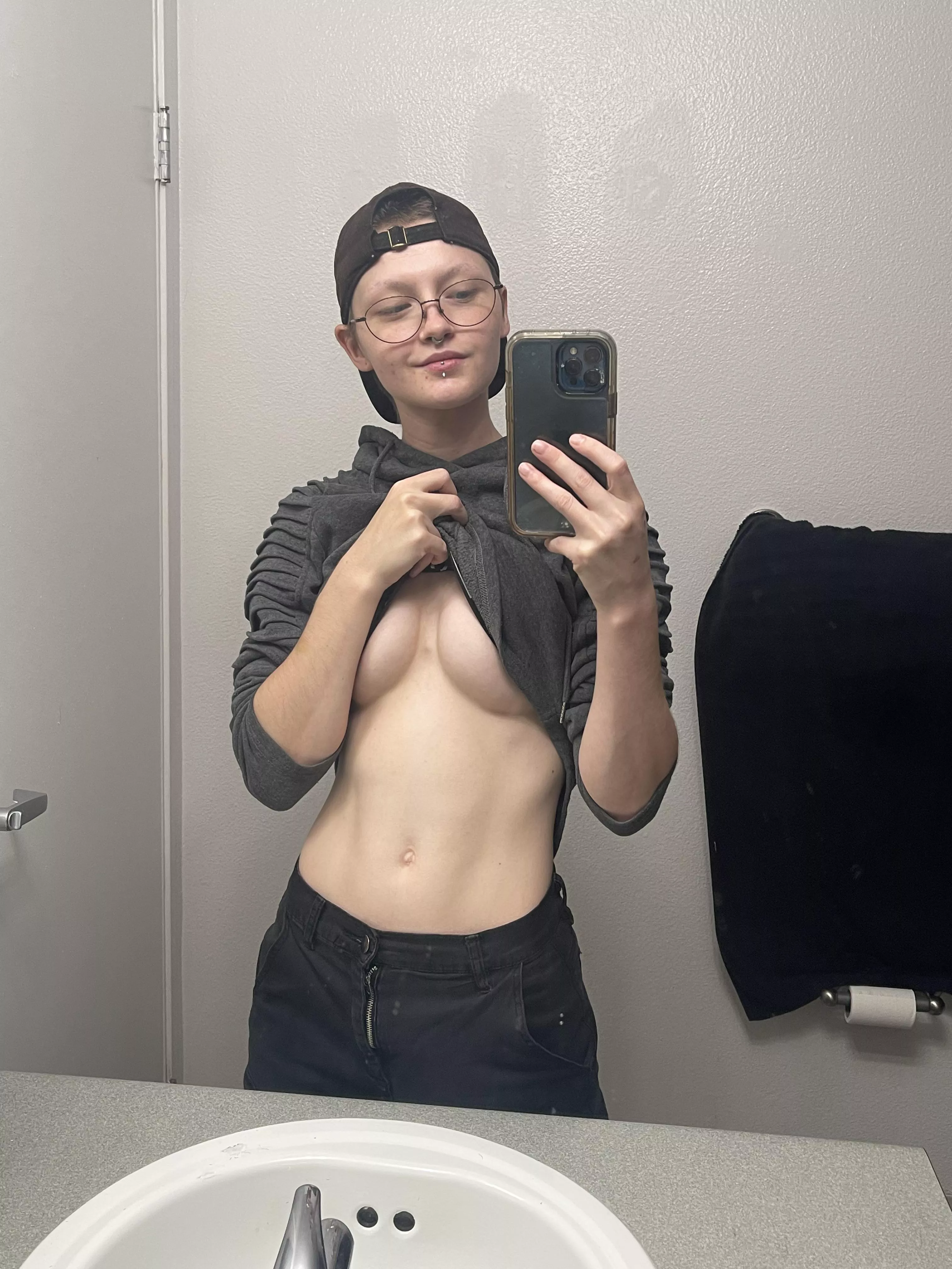 Someone told me you like boi tits and i really enjoy teasing you hehe😈 posted by anxiouslilbeann