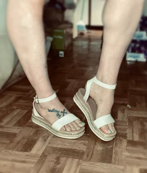 Sooo how’s your toesday going  by Charming_Amphibian29