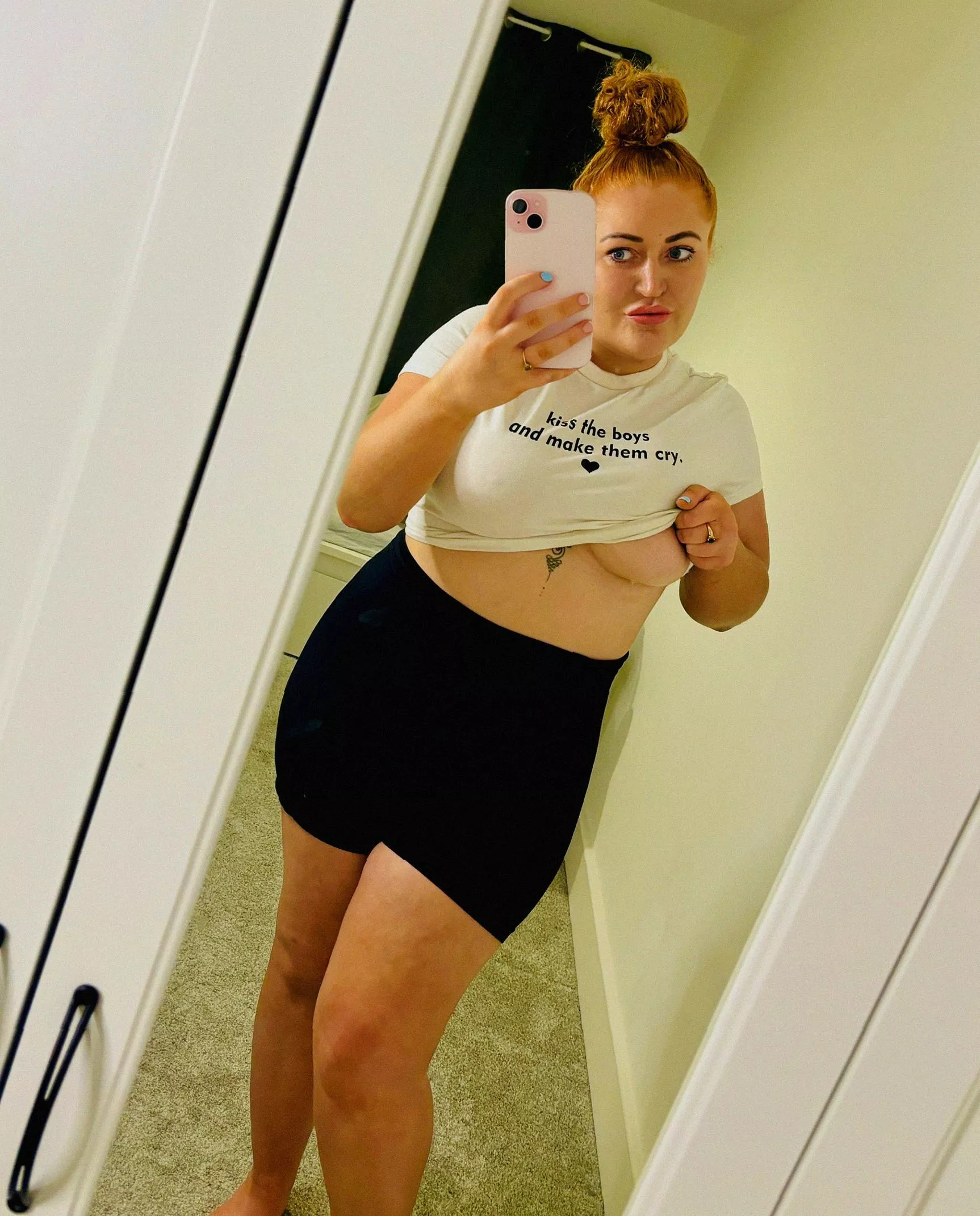 What's the first thing you notices about this picture posted by ObedientTablespoon