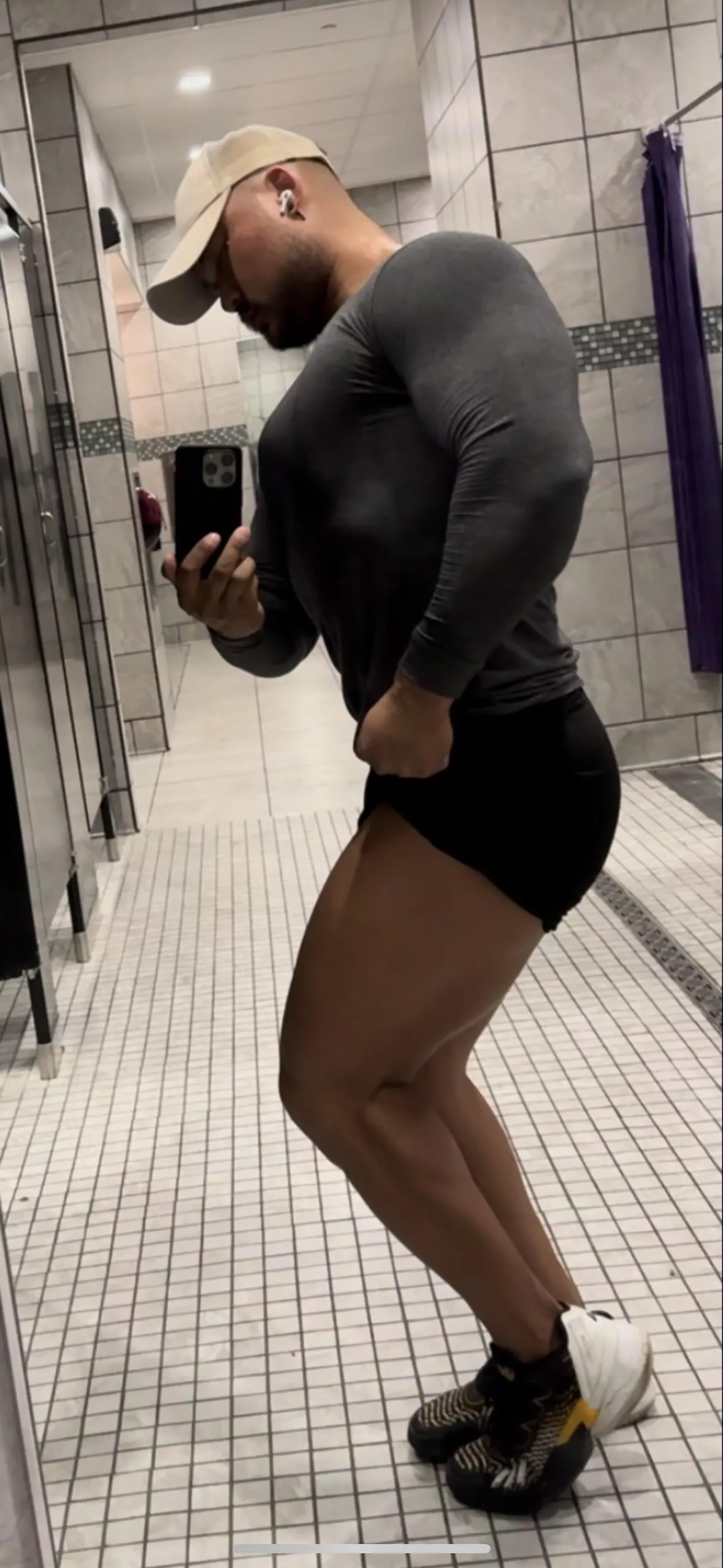  Who wants to be put in a chokehold? posted by KingKaiLukes