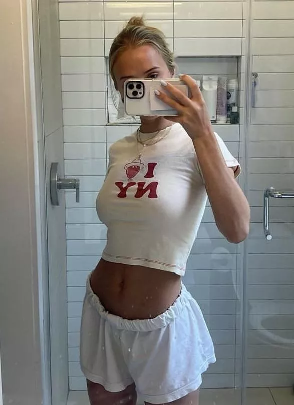 Barbie’s unreal body posted by QueriousGorge