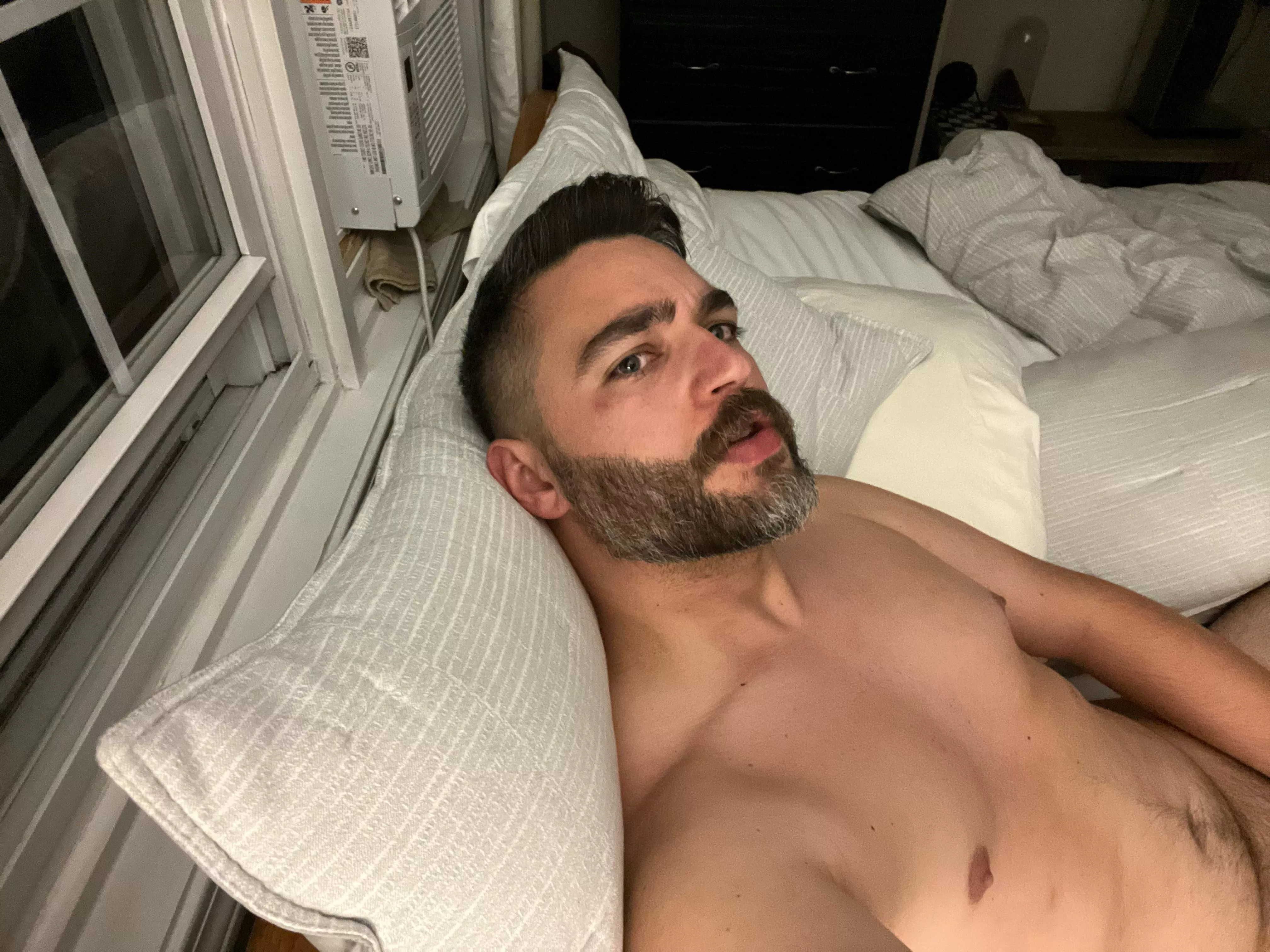 Dm me  posted by Ian191919