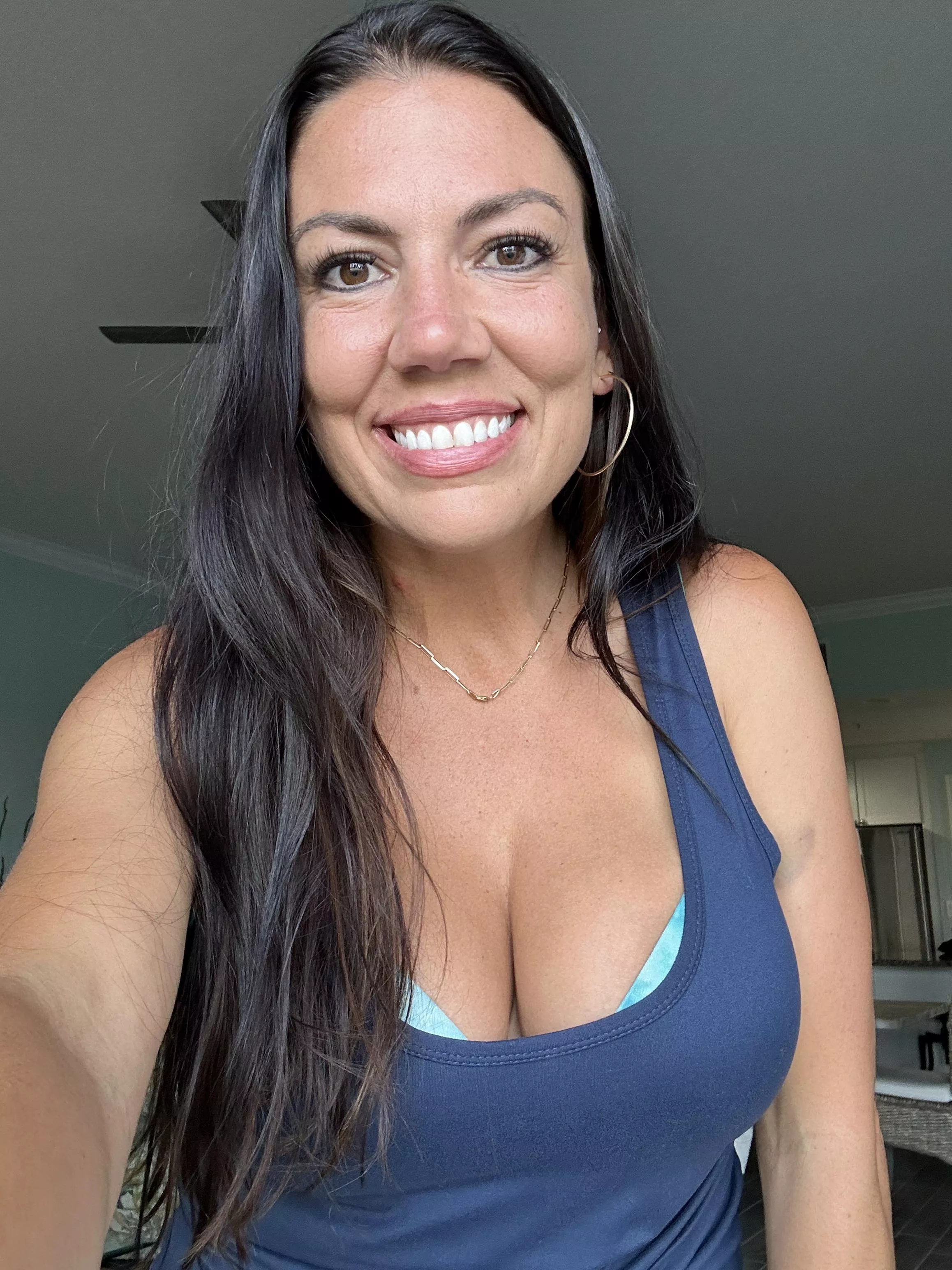 Just a mild selfie with a little bit of cleavage tease [f] posted by jasmine_cole