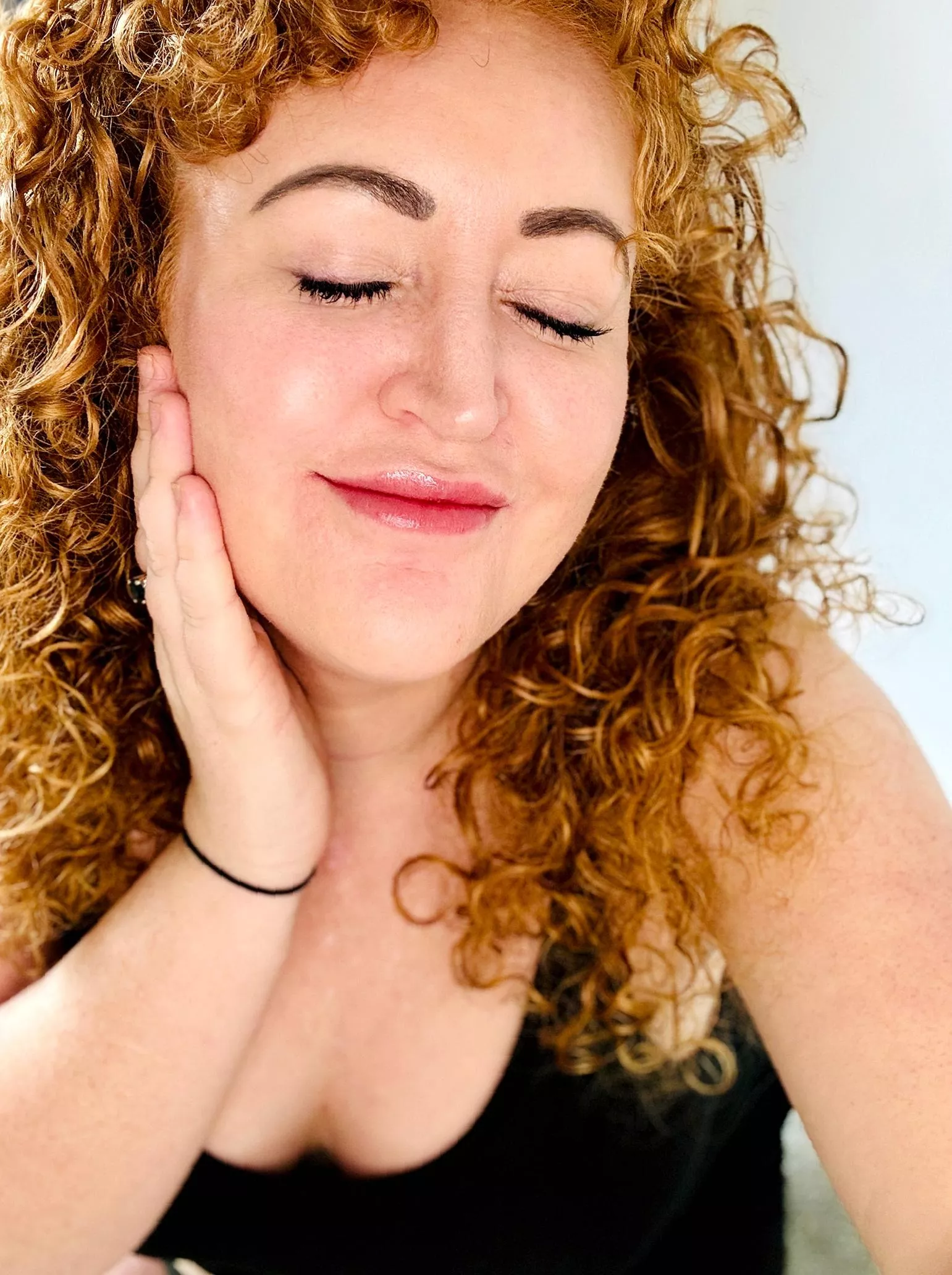 My hands are soft and so is my face posted by ObedientTablespoon