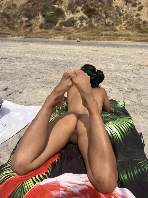 spreading my legs to give her some sunshine  by jasmine_villa