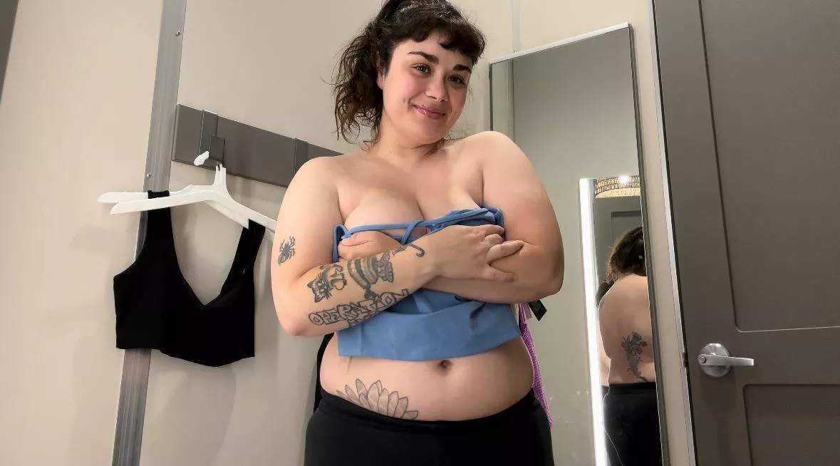 Chubby girls get the wettest posted by BigSlutTinyToes