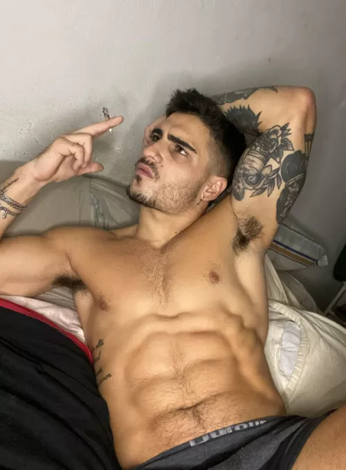 Do you want to know how it feels to be enveloped in my musky embrace? by OlieTheKing