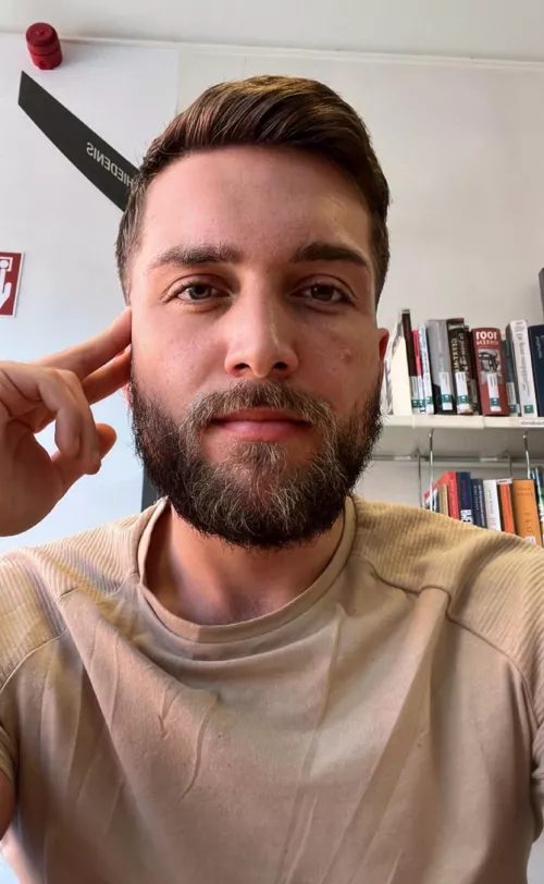 Hey there 👋🏼 by 420catnip_