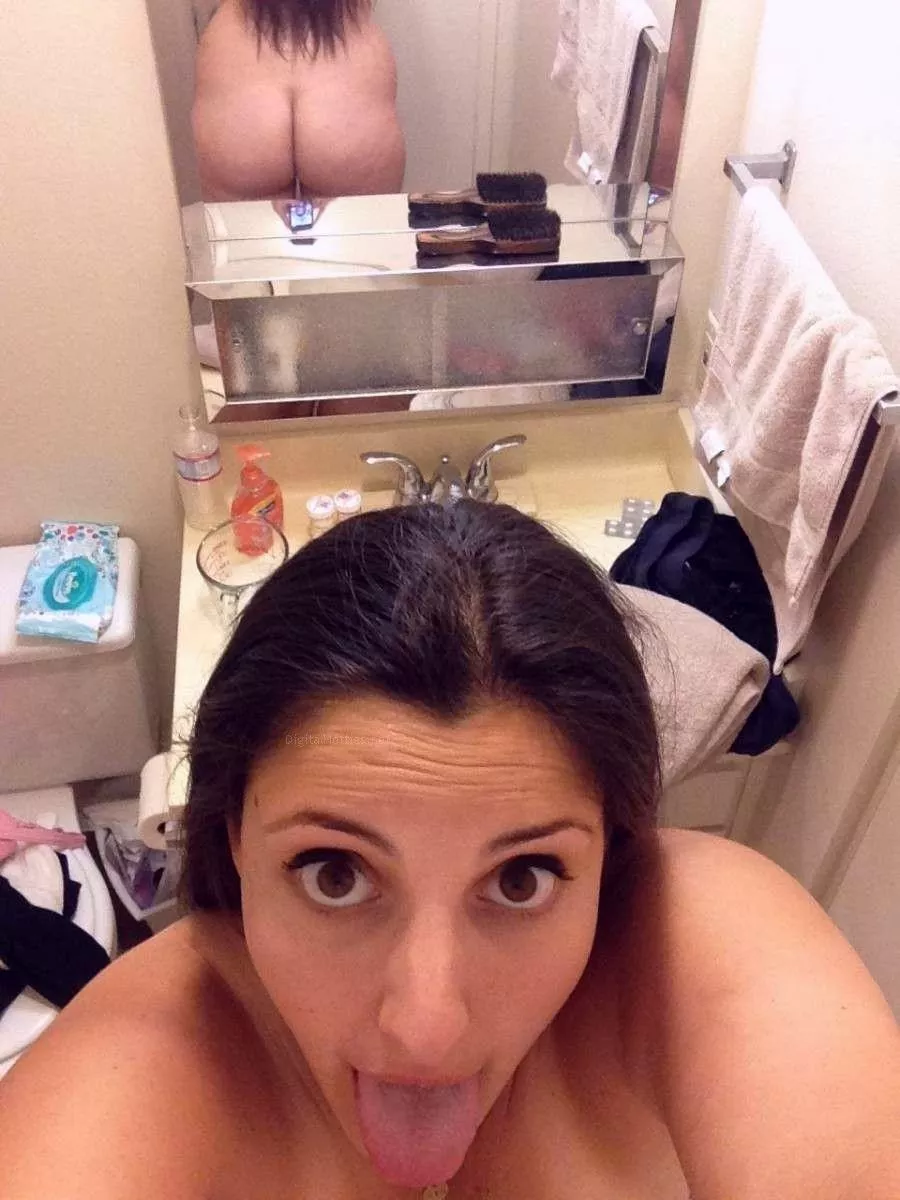 Hi guyyys xxx posted by mariadu98