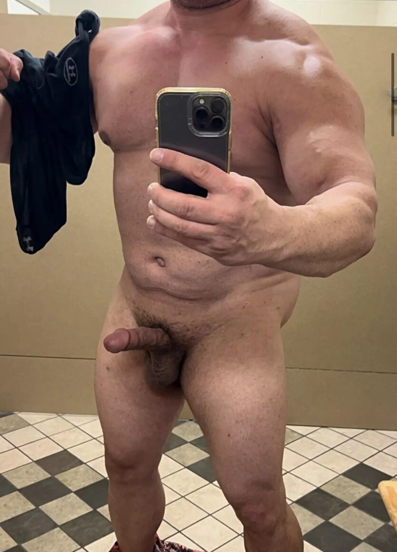 Say “Yes” if you like 6’7 355 Lbs gym guys posted by MrBigDaddyBuff