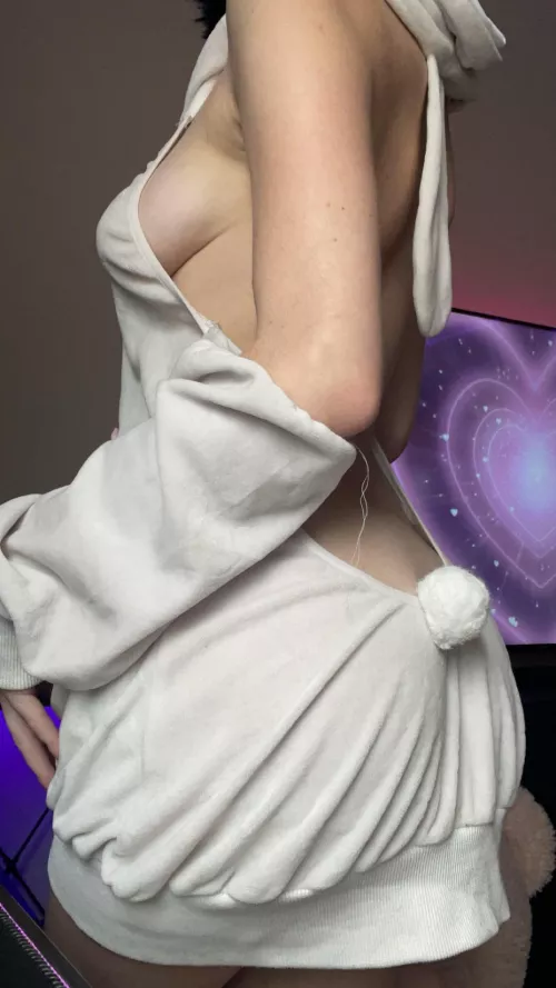 wanna see my bunny hop🤭🎀 by veiliti