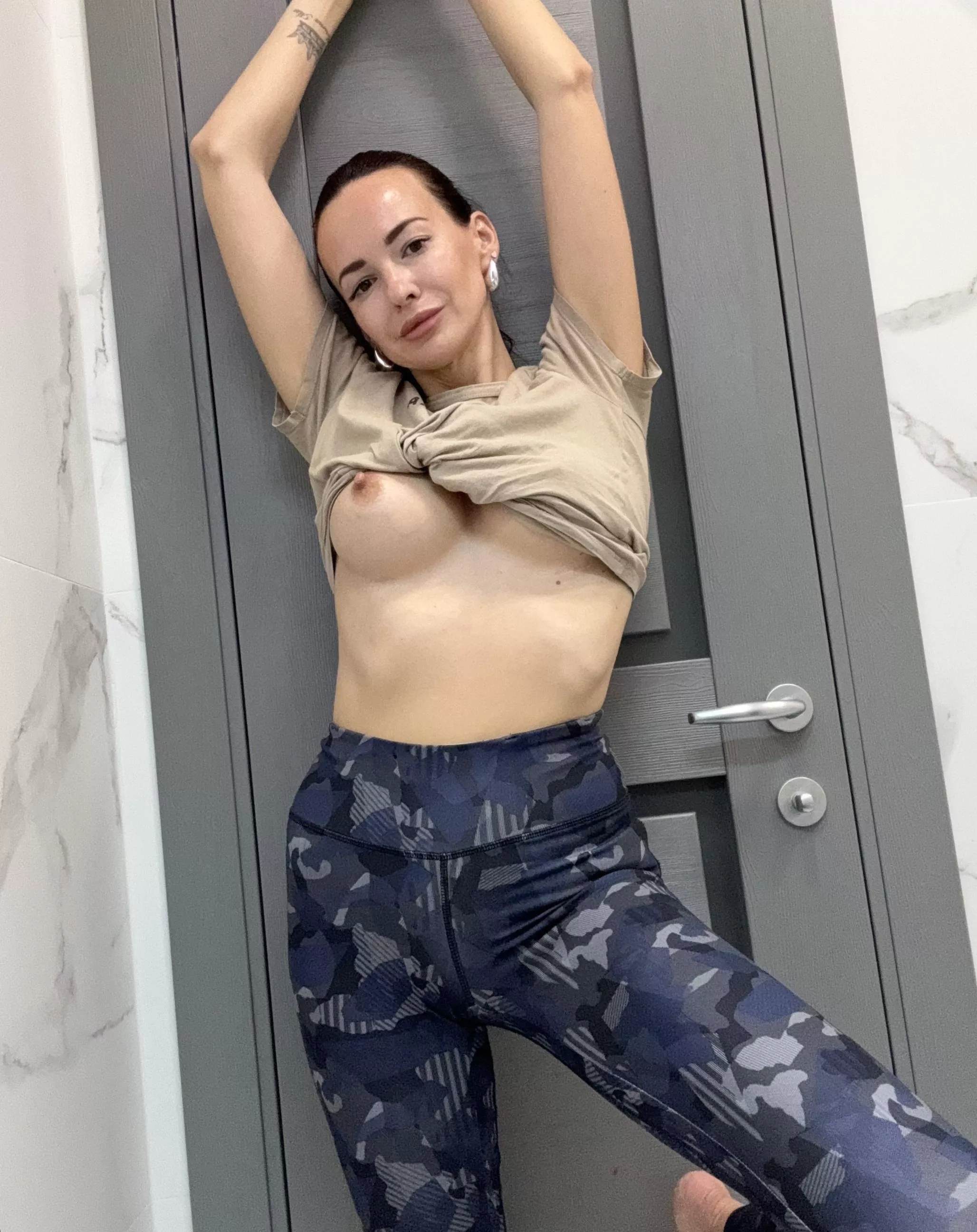 Can I be yours for the night posted by VladaSun