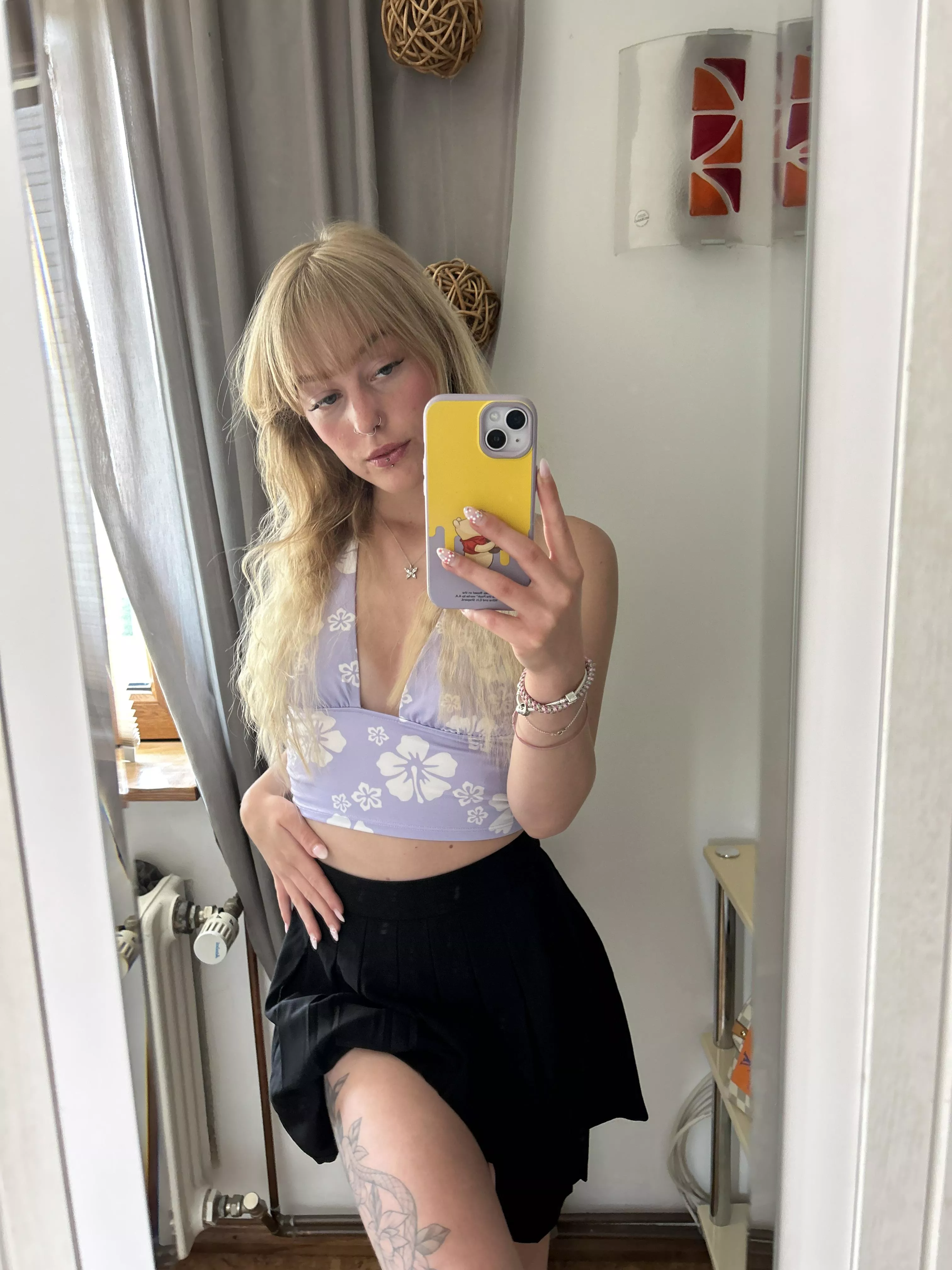 Classy girl with style posted by thebunnybuggs