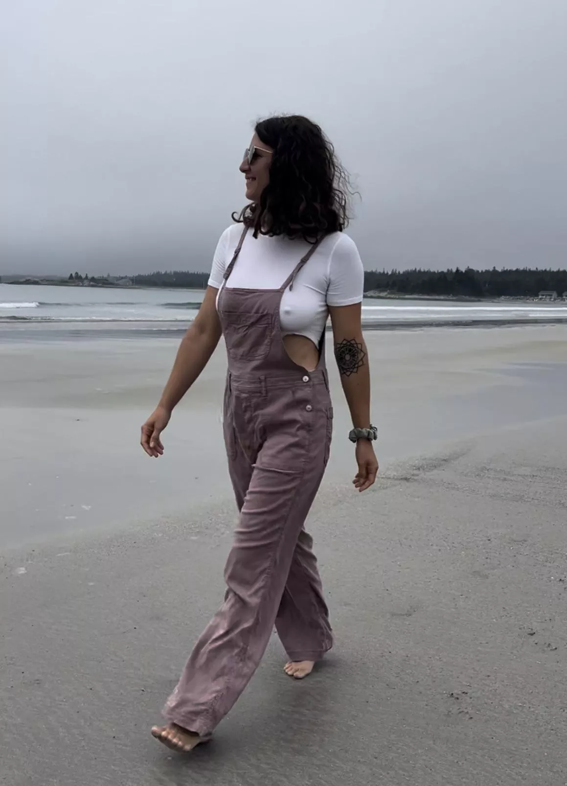 Feeling cute on the beach [f] posted by maplesyrup_girl