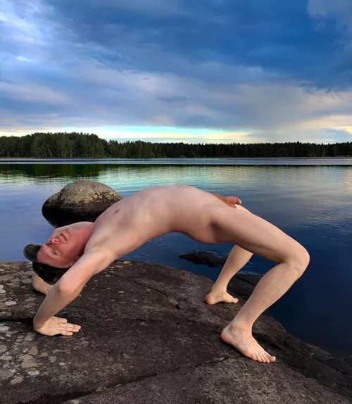 Good morning time for a stretch by NorthAdventurerman