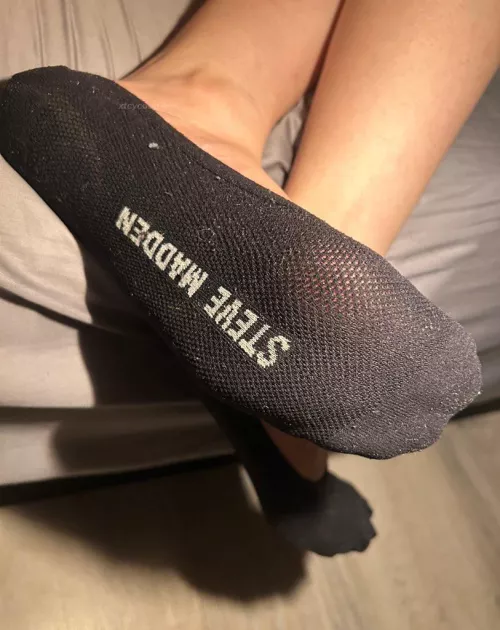 imagine the smell after a sweaty workout  by ilovextcy