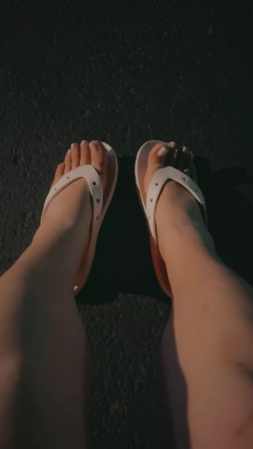 My post show feet are very sore and tired 😮‍💨 🩷 by Hey-its-Andiee