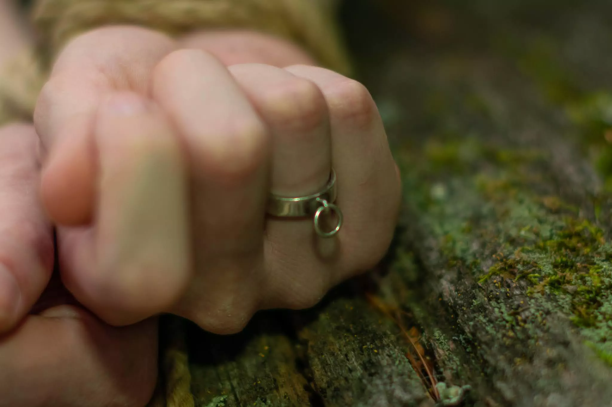 Rope, serves to embellish and accentuate submissive qualities. The ring adds a new level! 🥰 posted by Lillithid_