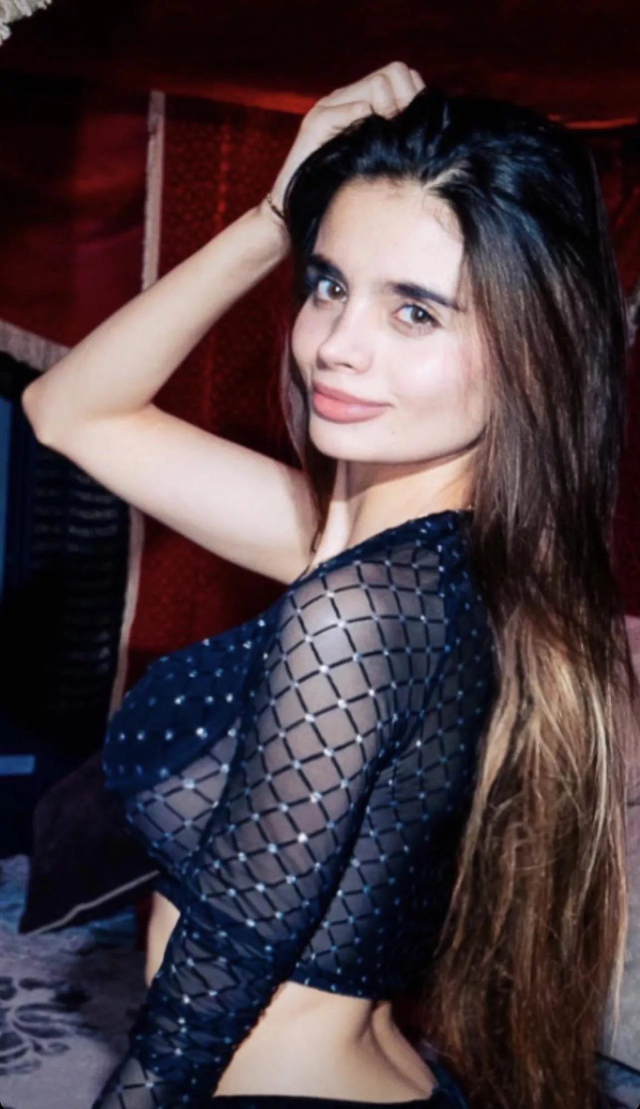 Small waist & arched back posted by DryTruck1