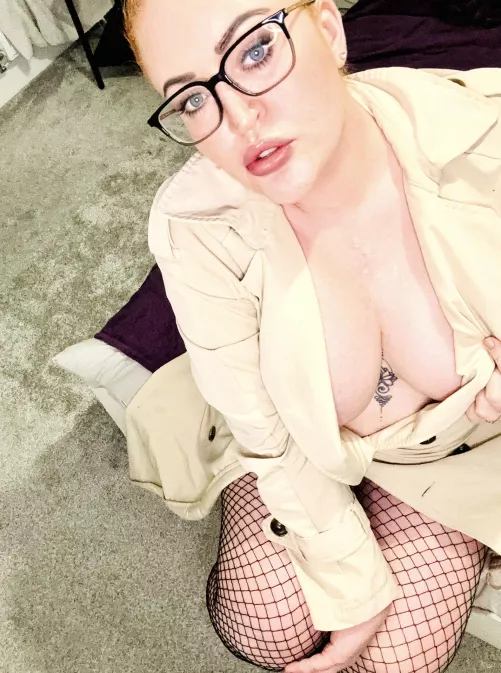 Would it turn you on if i bossed you around in the bedroom by MundaneDeduction