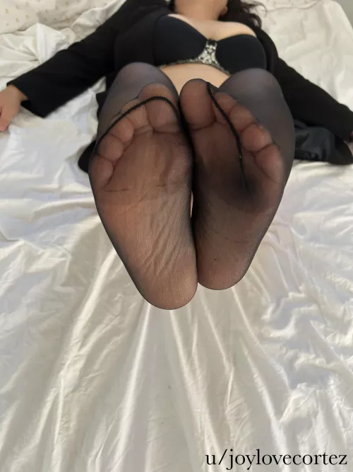 Ya, you're gonna suck your teacher's toes by joylovecortez