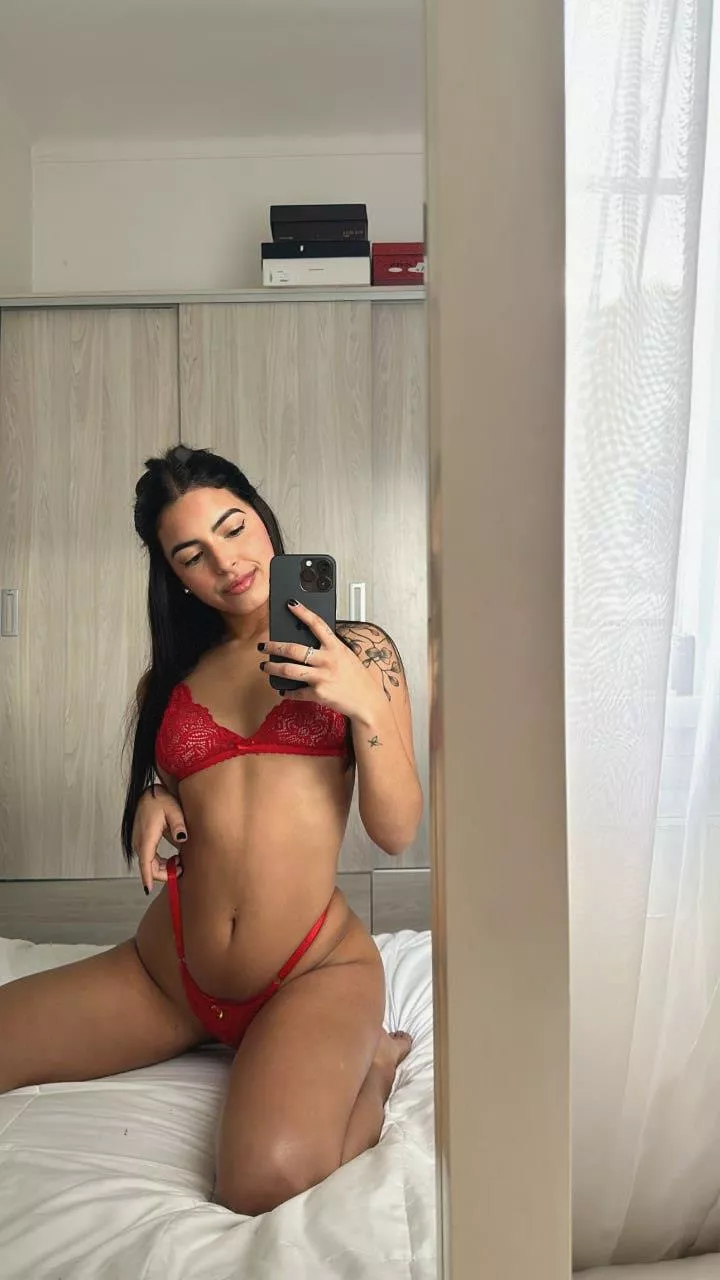 just turned 18 and still a bit shy about my body... do u think im cute posted by kehoeknusero