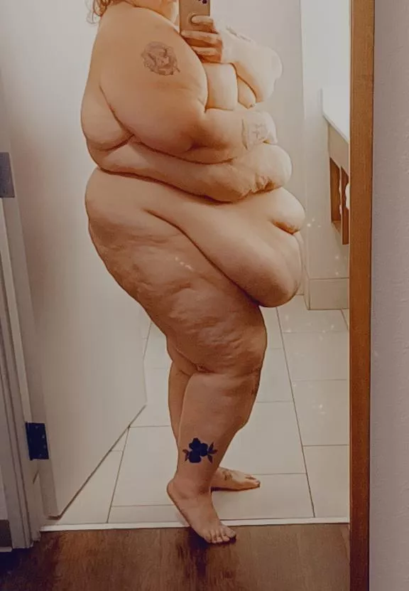 Lemme drop my belly on you. 😏 posted by PiercedPollywog