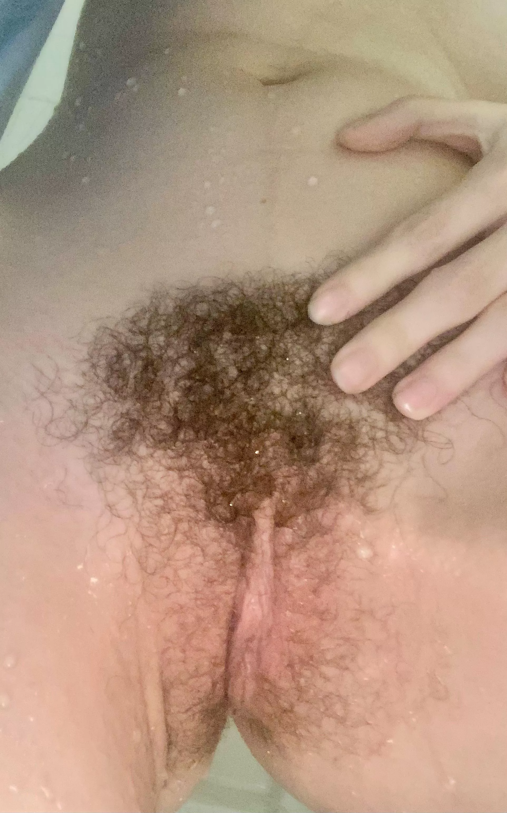 Only real men enjoy hairy pussy  posted by doephoria