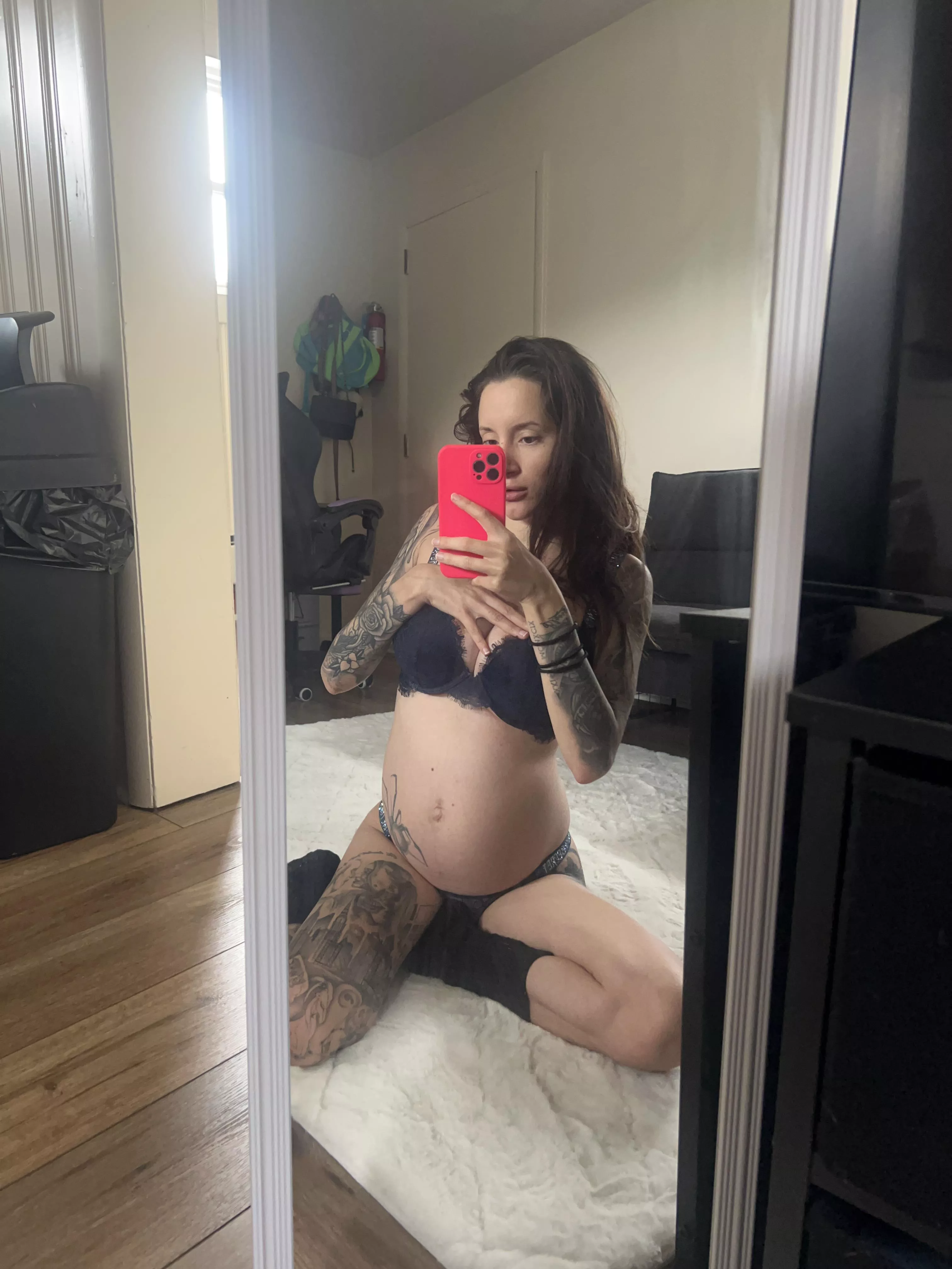 raw photo from this morning posted by secretgfe