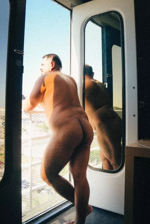 🍑 spread em'  by buzz_x9