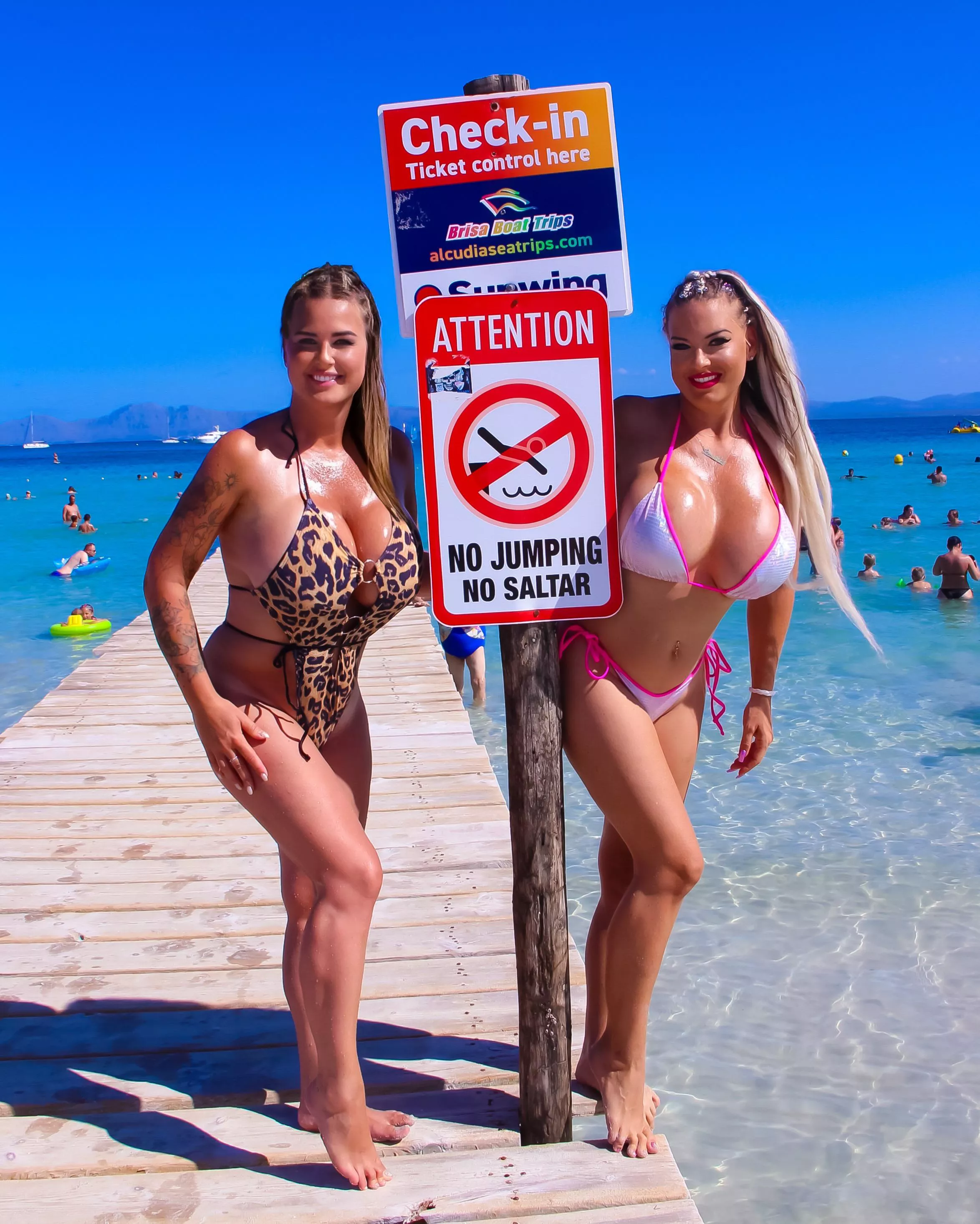 Who is more bimbo, me or my cousin? Part 2. 😎🤔🤷‍♀️ posted by SquirtAndHugeDildo