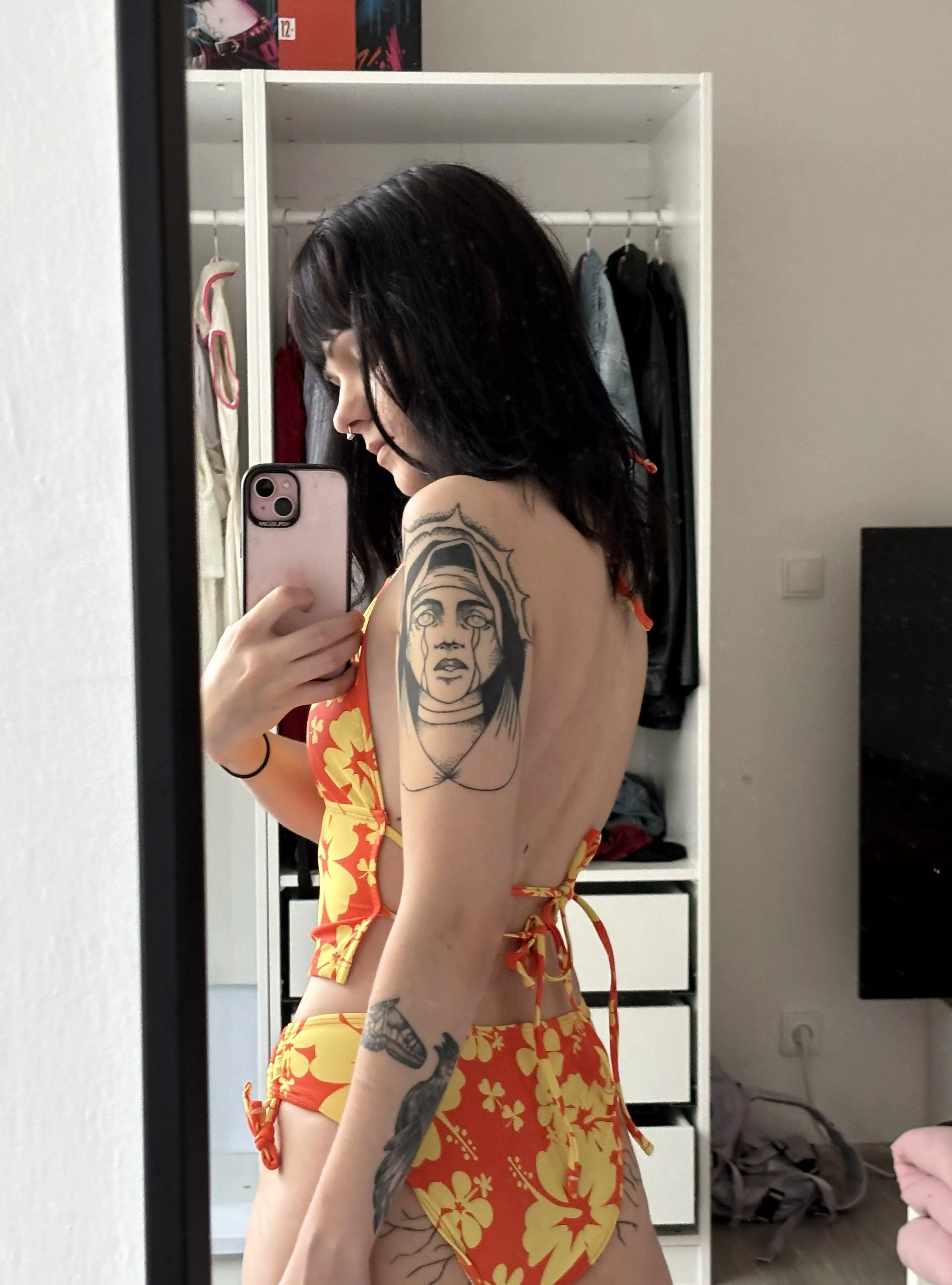 would you flirt with me if you saw me at a cafe? posted by Nessa_chippy