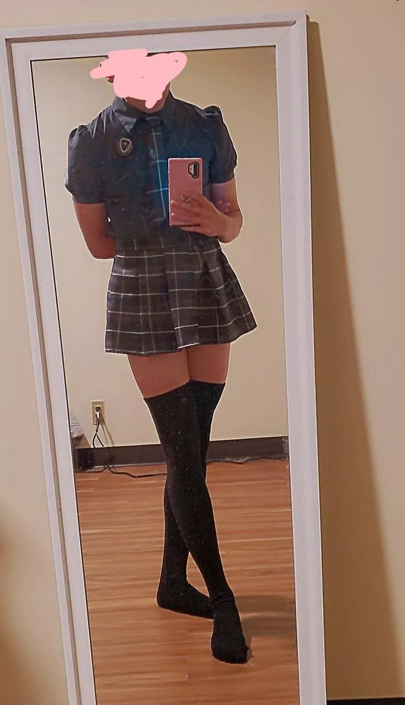 Another skirt picture since the last one was well received!! (＾ω＾) u guys r the best!! ♡ posted by Kiriellea