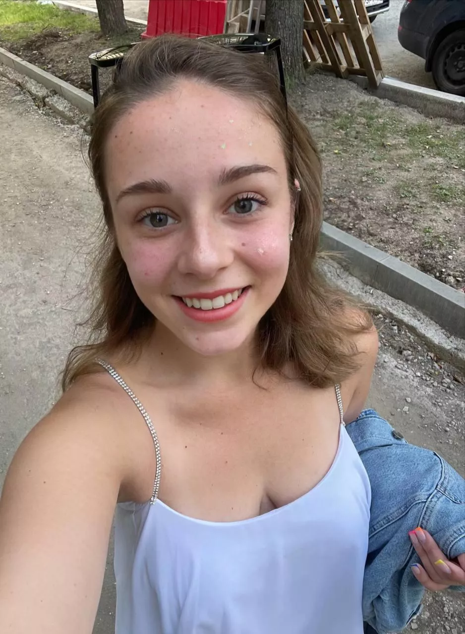 Classy beauty  posted by YugiNextDoor