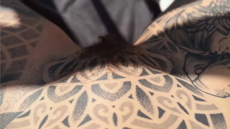 Don't want a sunburn by anneamor