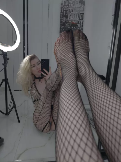 [F] I always feel sexy in fishing nets by seriousoutsole