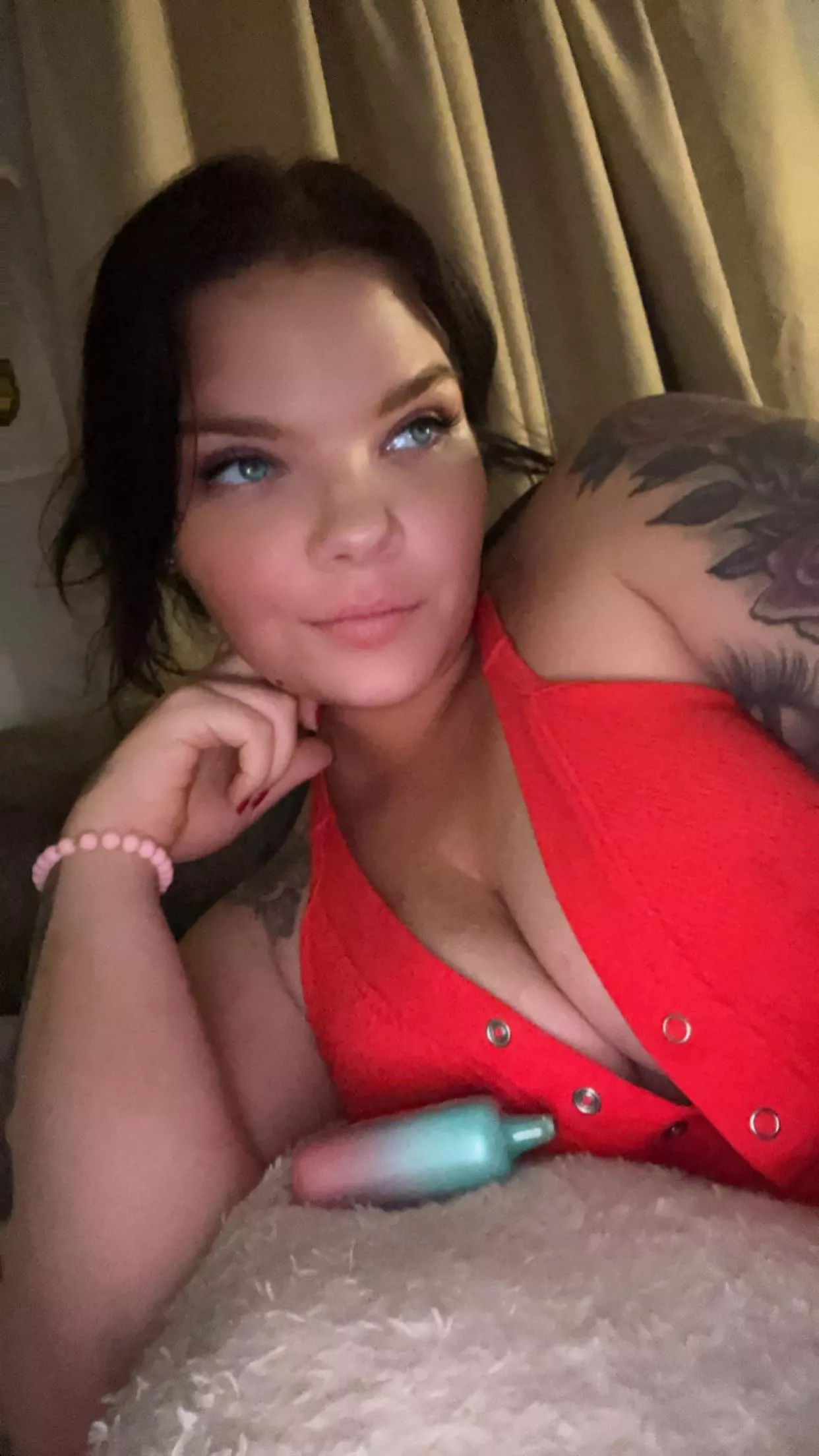 I know it’s early , anyone awake? I’m sooooo horny  posted by MckameyRose