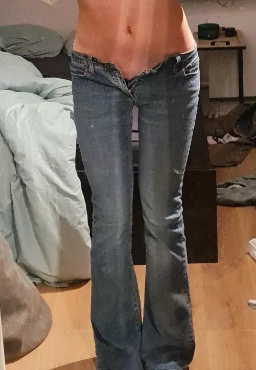 I think i look feminine by Appropriate-Age4427