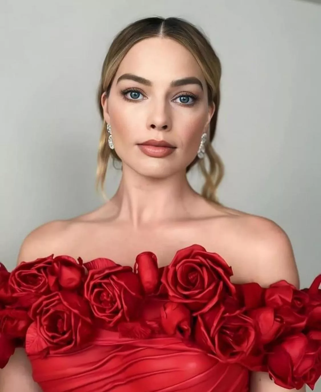 Margot Robbie posted by 420BlazeIt_720FaZeIt