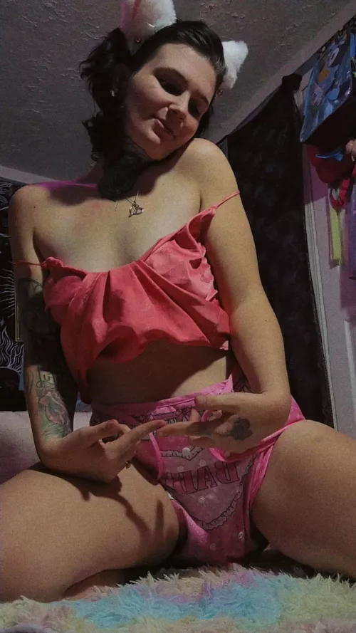 My mommy says Im the most perfect n bewtiful wittle diaper princess 😍 would you agree 👉👈 by tattedbabie