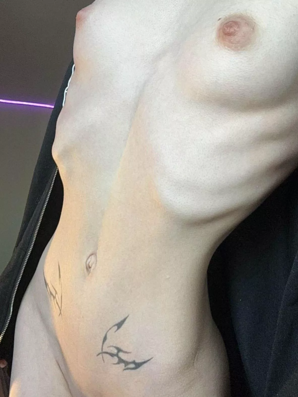 The natural cuteness of my ribs posted by Isla_Lucinda