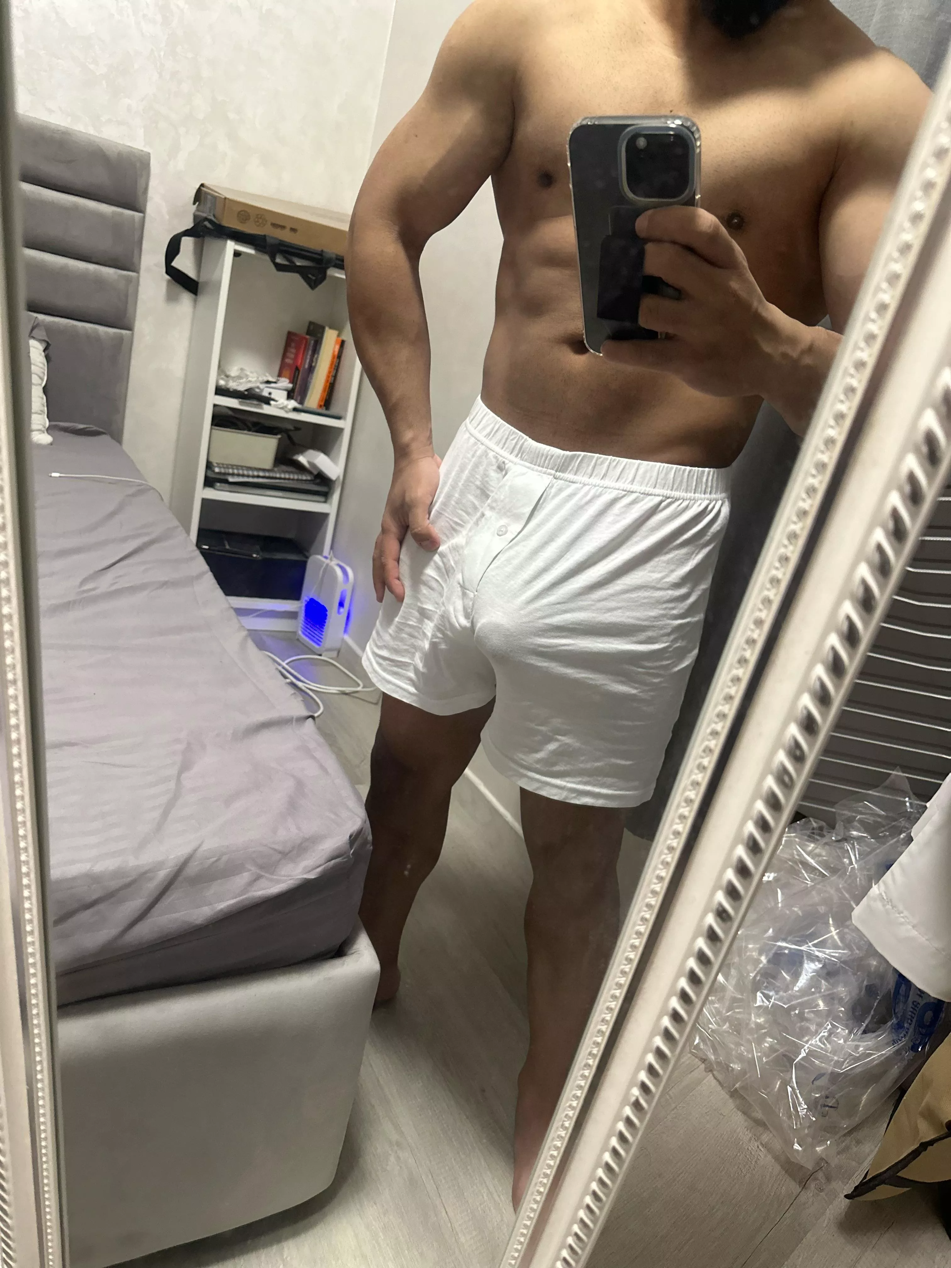 (31) who thinks i have something big down there posted by Hot-Situation-6195