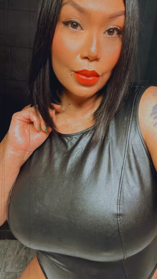 First Post Here....Hola XOXO by Kinky_Lexxxi