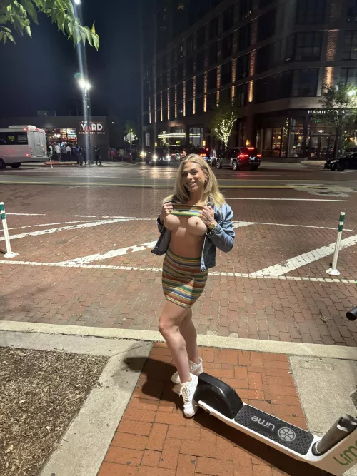 Got dared to flash outside like I wouldn't by mandaiiiii