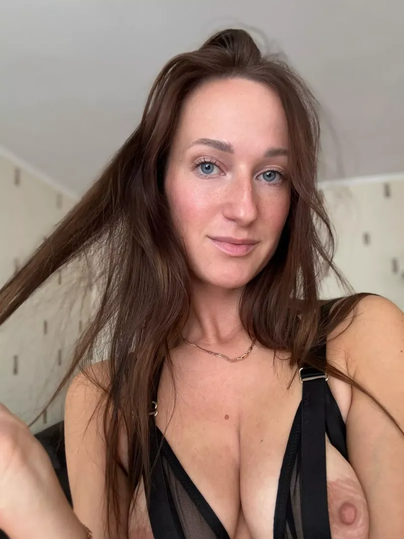 Happy monday.. posted by TheEmilyXrose