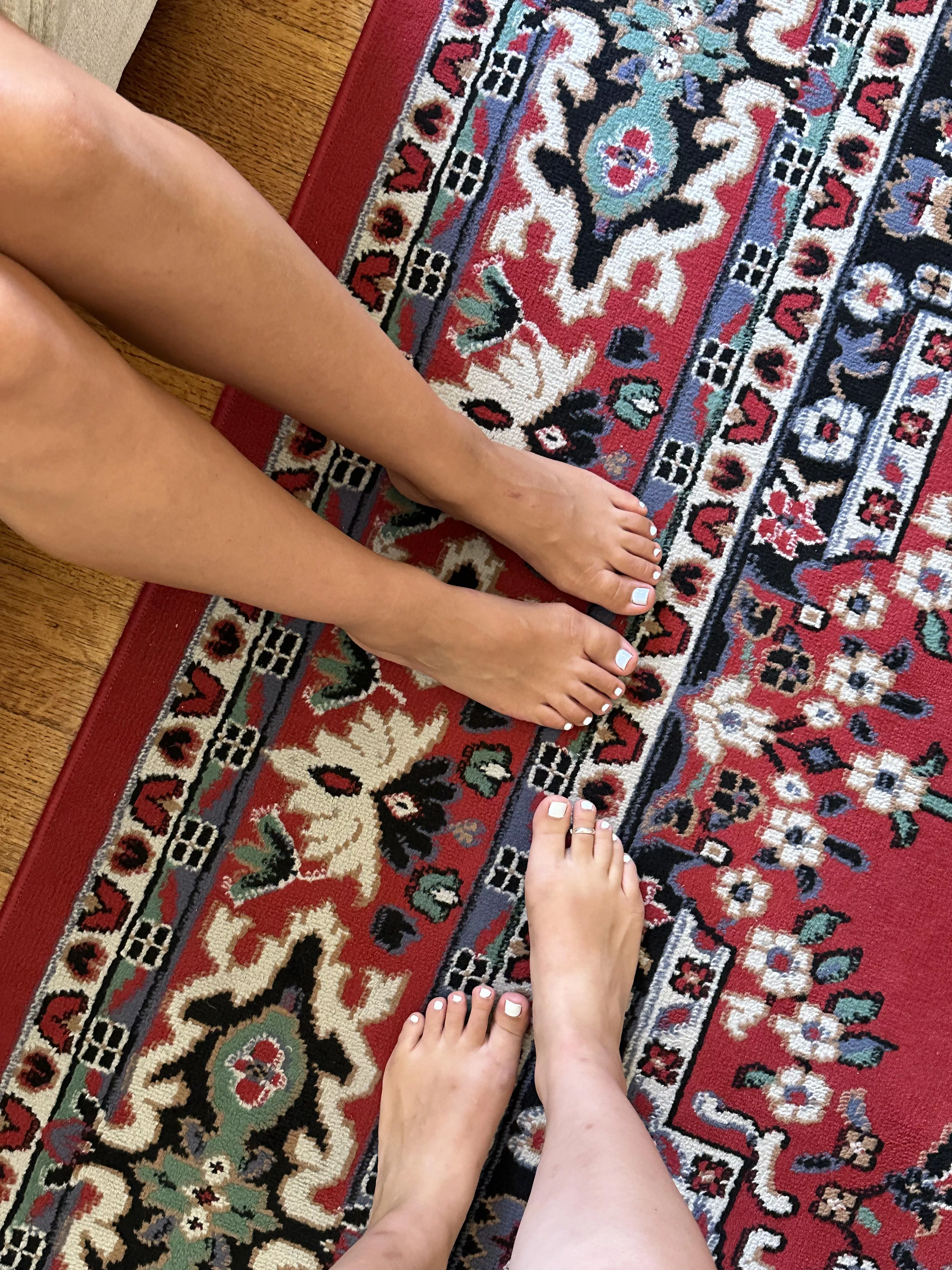 I told my roommate about posting feet pics… do you think she should? posted by ellasophiaa