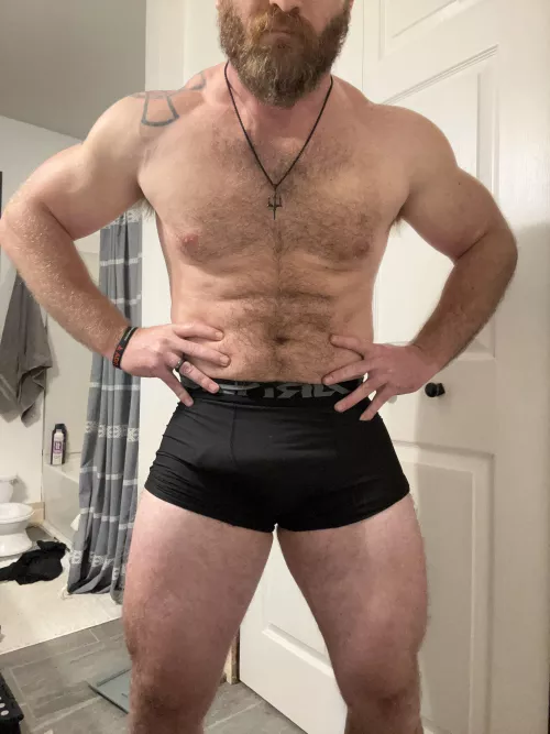 It wants out! Can you help?  by boatingislife_33